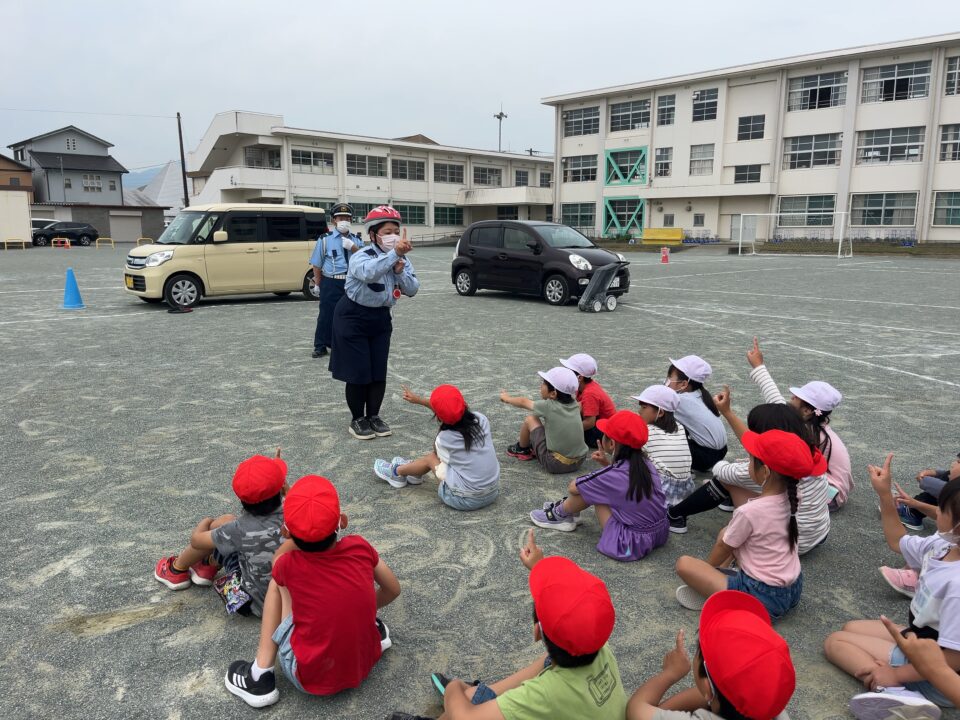 交通安全教室《こうつうあんぜんきょうしつ》 ～1年生《ねんせい》～ – 松阪市立松江小学校